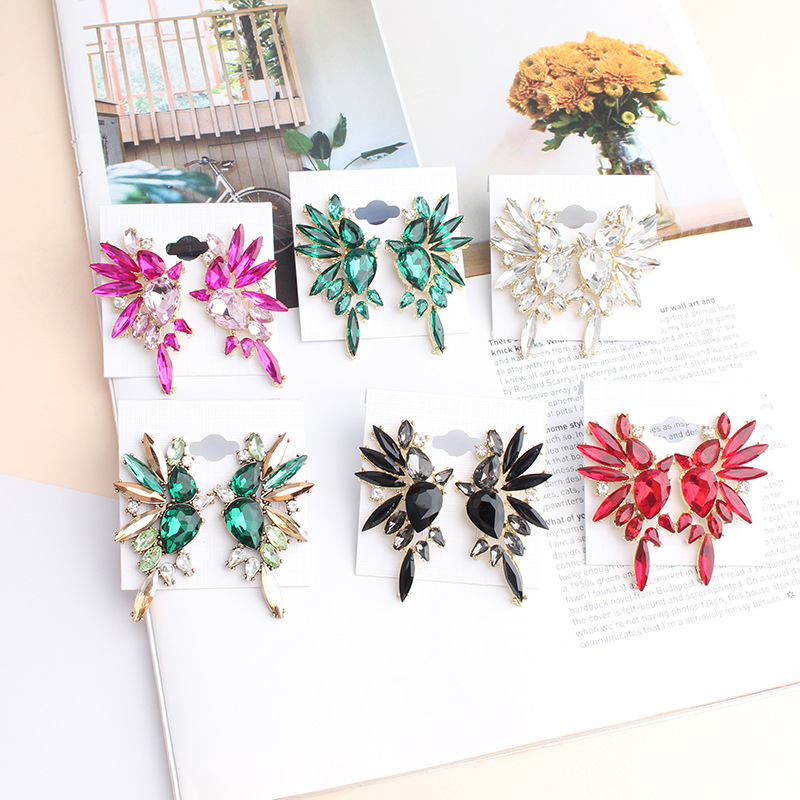 Baroque Style Flower Alloy Plating Inlay Artificial Gemstones Women's Ear Studs display picture 1