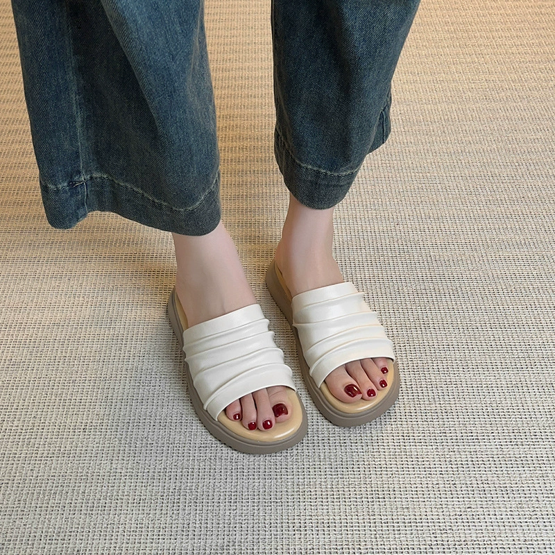 In stock!Relaxing pleated Bangkok flat slippers 2025 summer new style soft-soled slippers that are not tiring to wear outside the feet