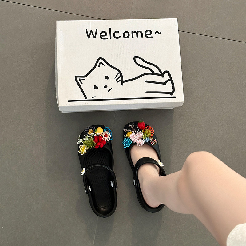 Strawberry Flower Decorated Toe-Cap Slippers, Gorgeous Style, Thick-Soled, Non-Slip, Suitable for Home and Outdoor Wear, Girls' Color-Blocked Clogs