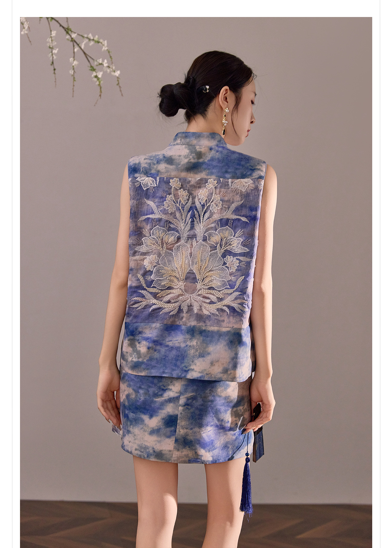 Bộ vest chân váy cổ đứng thêu họa tiết nặng cao cấp mùa hè ZX N6005 — áo vest màu vàng, váy màu vàng, váy xanh chi tiết 16