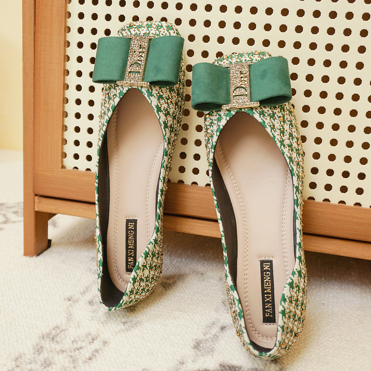 leisure time Square bow Single shoes Retro Simplicity Plaid Doug shoes Metal buckle Flat bottom Shallow mouth Single shoes On behalf of