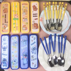 新品史迪奇便携餐具二件套卡皮巴拉卡通学生不锈钢叉子勺子收纳盒