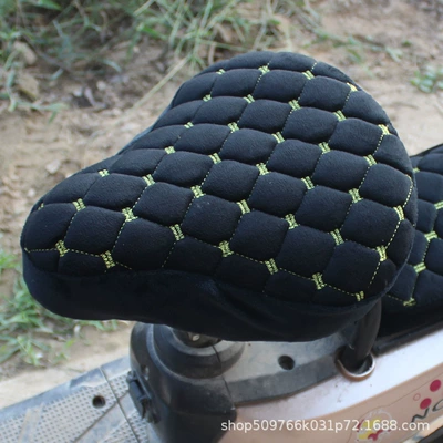 Electric car cushion, Autumn and Winter Plus Velvet Thickened - black-pointed-front-seat-cover