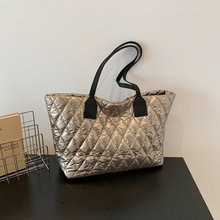 跨境秋冬款大容量菱格羽绒棉被包格子绣线包柔软轻便休闲斜挎大包