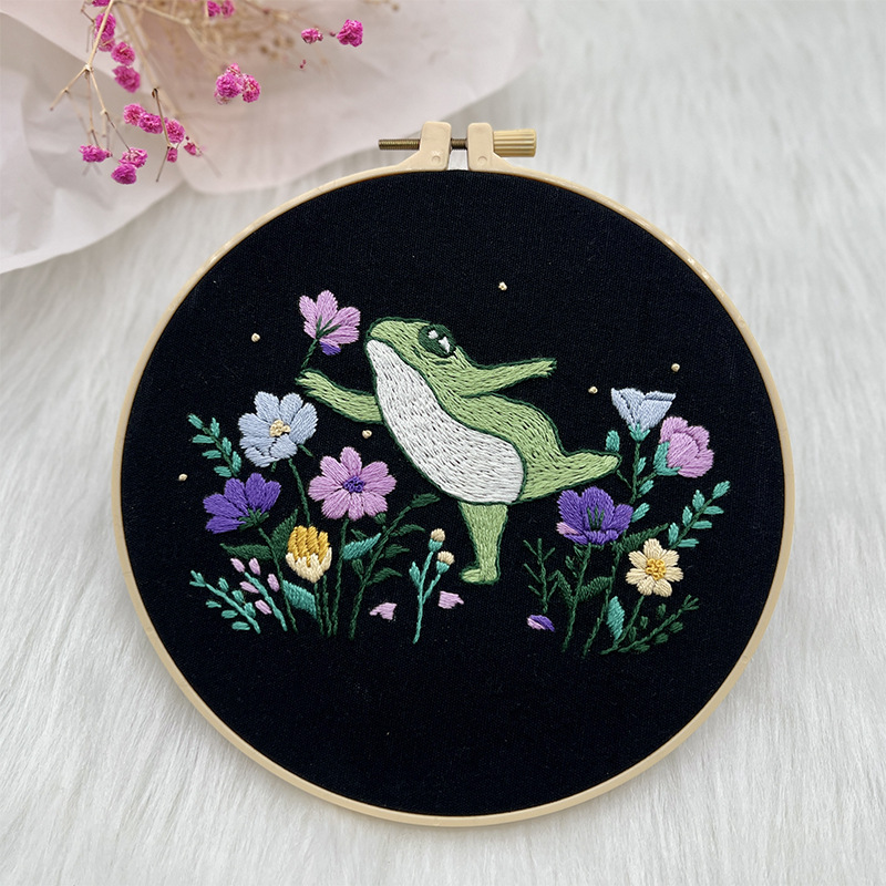 Nuevo lindo bordado rana colgar pintura bordada Lu mano DIY material paquete colorido tiempo flores colgar pintura en inglés