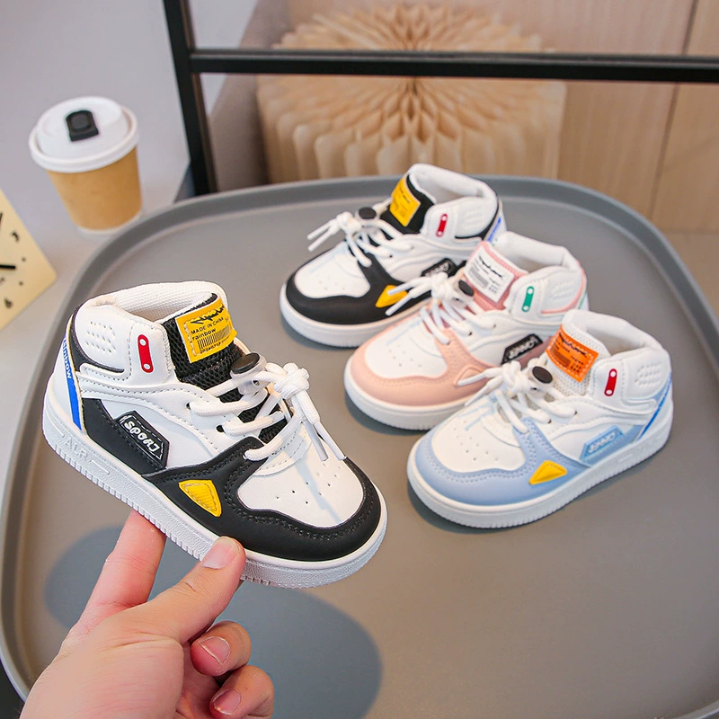 Детская спортивная обувь весна-осень 2025 года. Новые повседневные кроссовки для мальчиков, высокие кеды для девочек, модные мягкие детские ботинки.