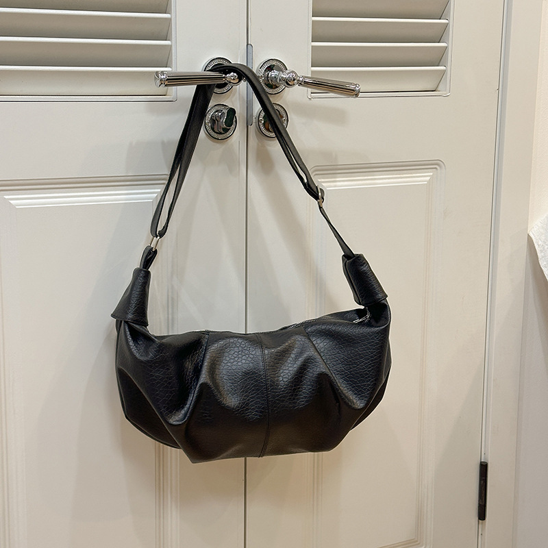 Vintage Pleated Dumpling Bag Large Capacity Moon Bag Knot Shoulder Strap Shoulder Crossbody Bag Oil Wax PU Women's Bag