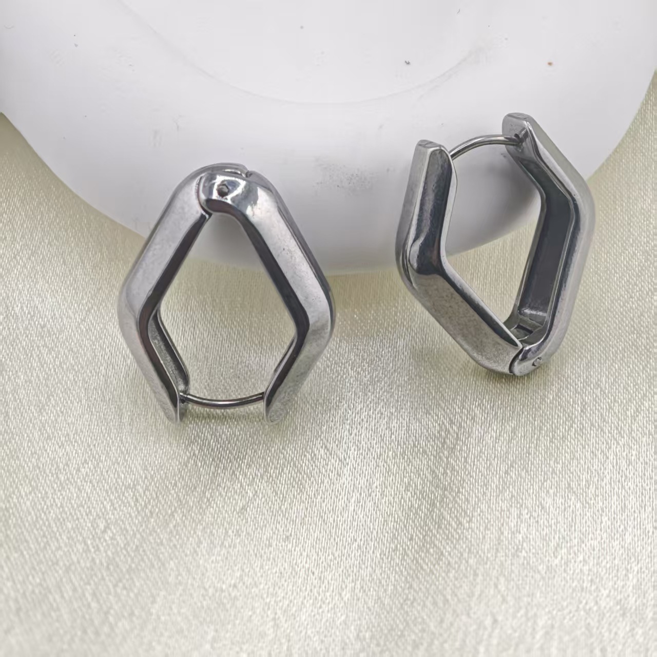 钢色