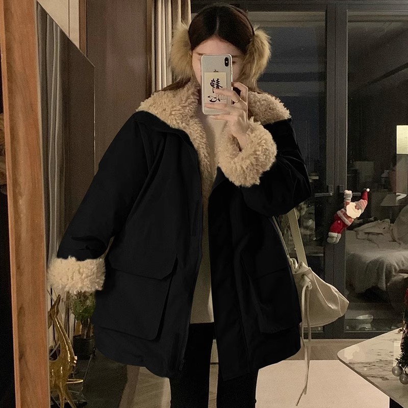 Productos europeos Zhao Lu Si con el mismo estilo para superar la ropa de asalto de mujeres de cachemira de cordero largo y grueso chaqueta de algodón de empalme