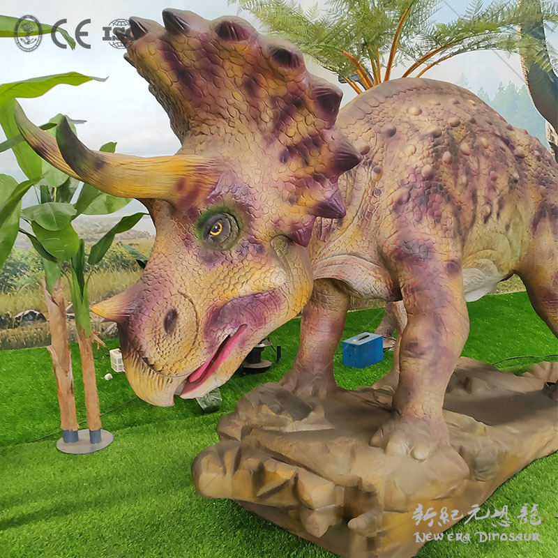 Simulación de dinosaurio Triceratops supergrande modelo de dinosaurio eléctrico paisaje arte parque de atracciones modelo de dinosaurio
