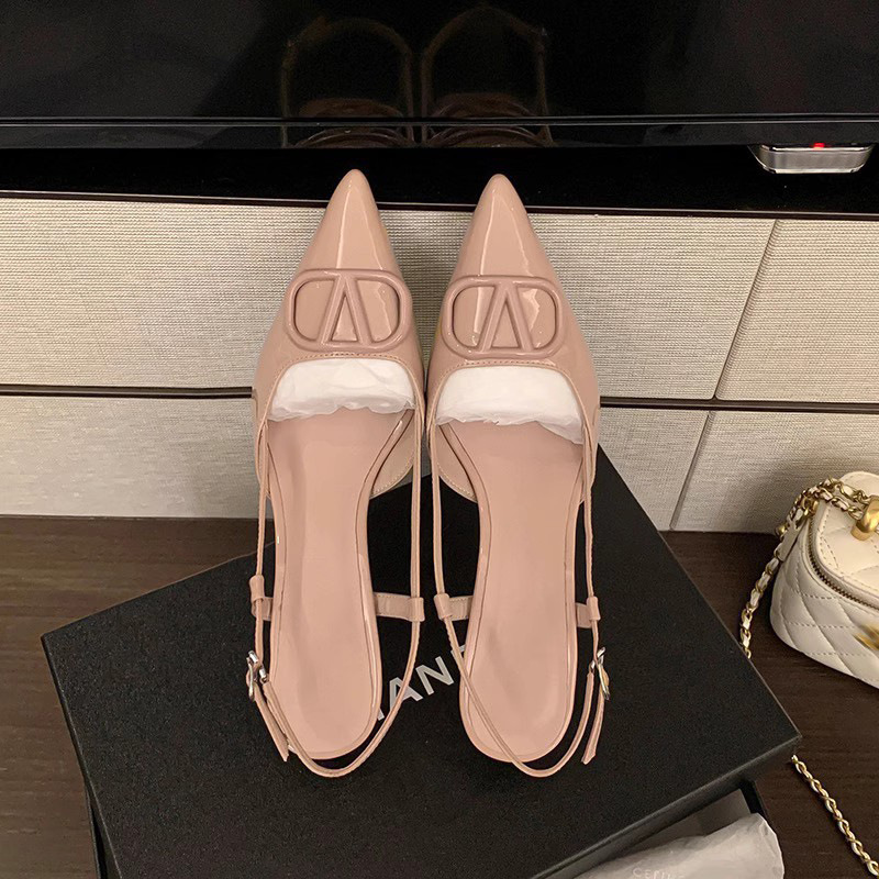 Hong Kong zapatos de tacón alto para mujeres 2025 verano nuevo punto desnudo zapatos de tacón delgado nicho francés sandalias de cabeza
