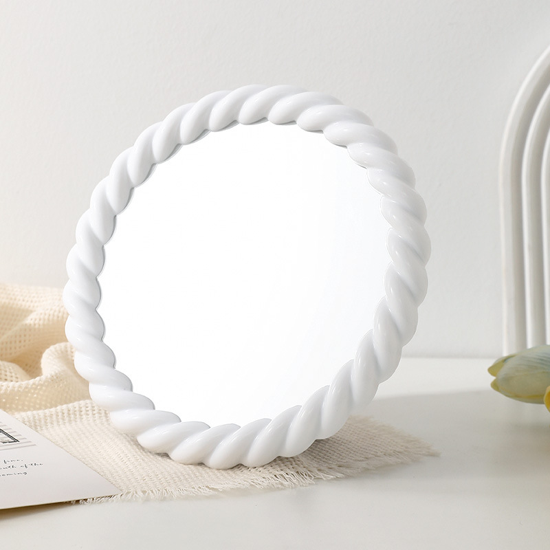 Espejo de maquillaje de plástico lindo de estilo crema dormitorio de escritorio simple vertical de alta definición espejo de belleza espejo de chicas