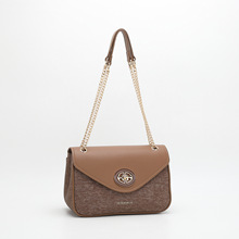 �r��Ůʿ�μ���|�г�������С�������͹Ŵ������ٴ�б�����Ů