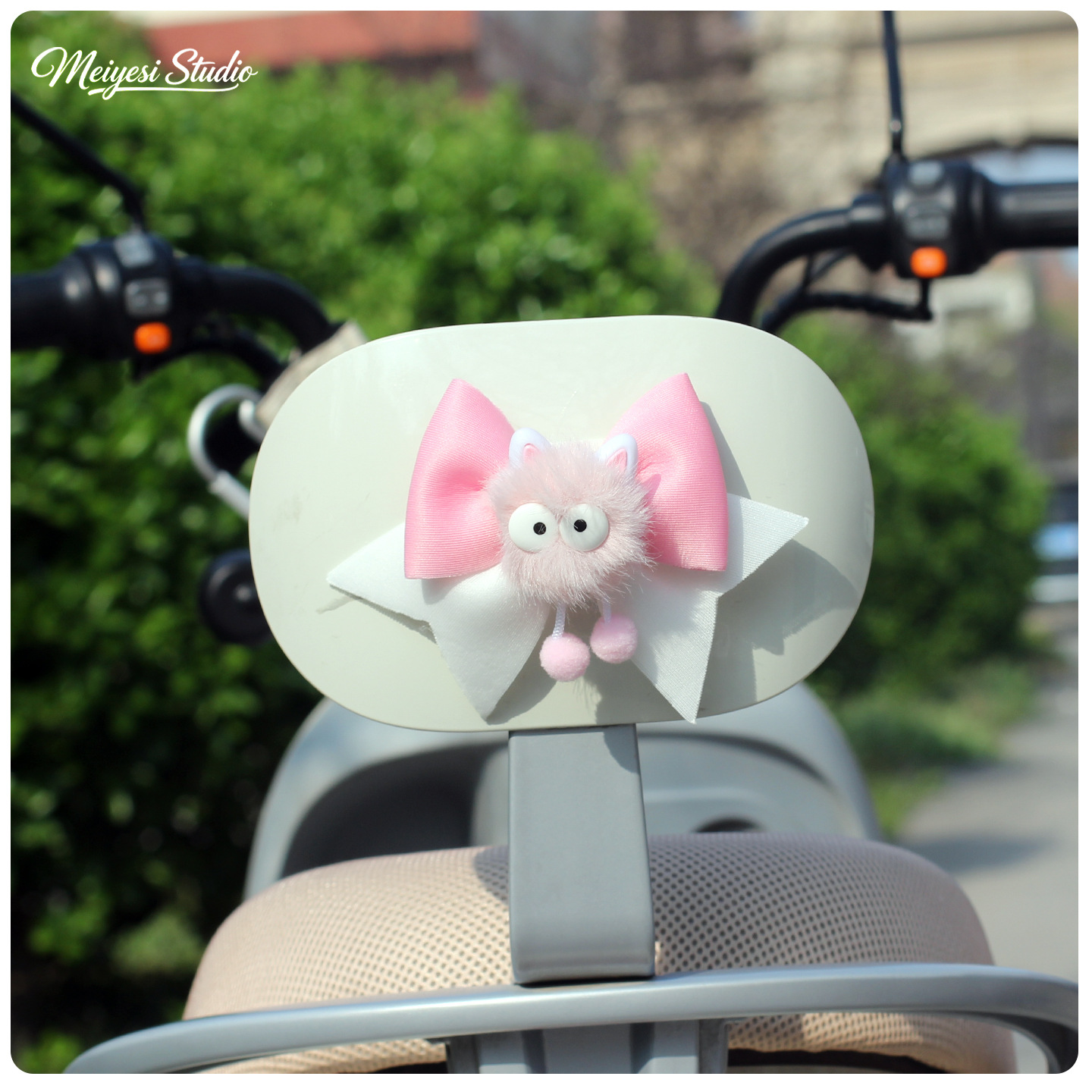 Coche eléctrico color pequeño arco accesorios de decoración orejas de gato pequeño monstruo lindo coche de batería accesorios de modificación pegatinas