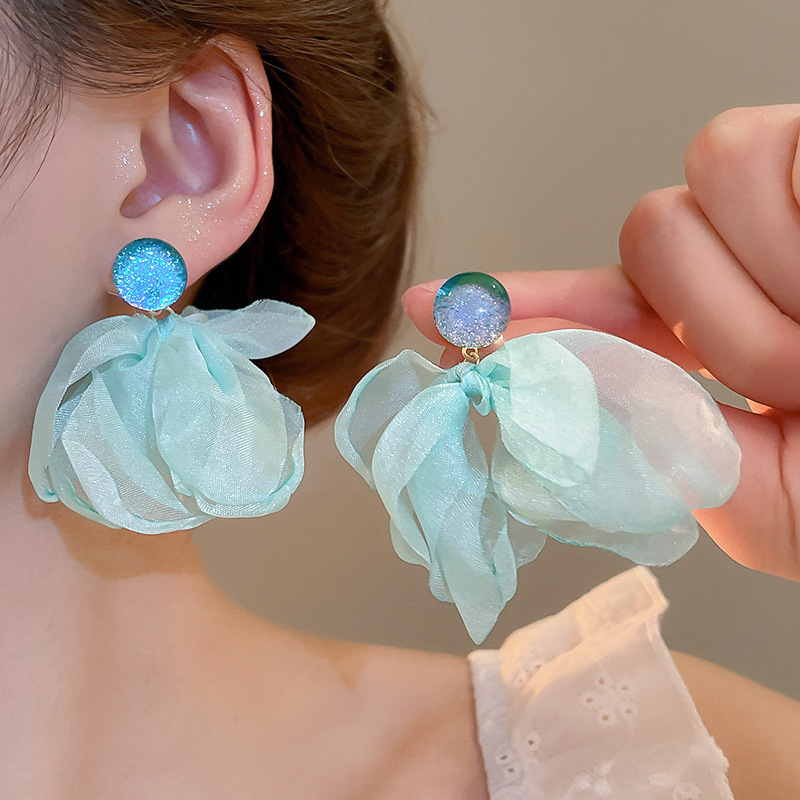 Pendientes de malla de pétalo de dopamina Pendientes de estilo de vacaciones junto al mar de estilo nuevo estilo caliente Pendientes de temperamento exagerado de todo fósforo al por mayor