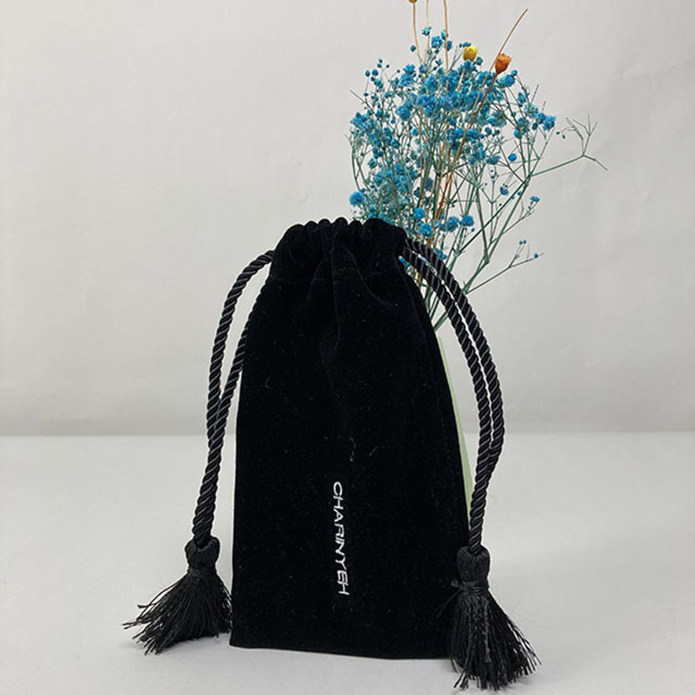 厂家直供首饰绒布束口袋抽绳束口耳机收纳袋黑色绒布袋可印logo