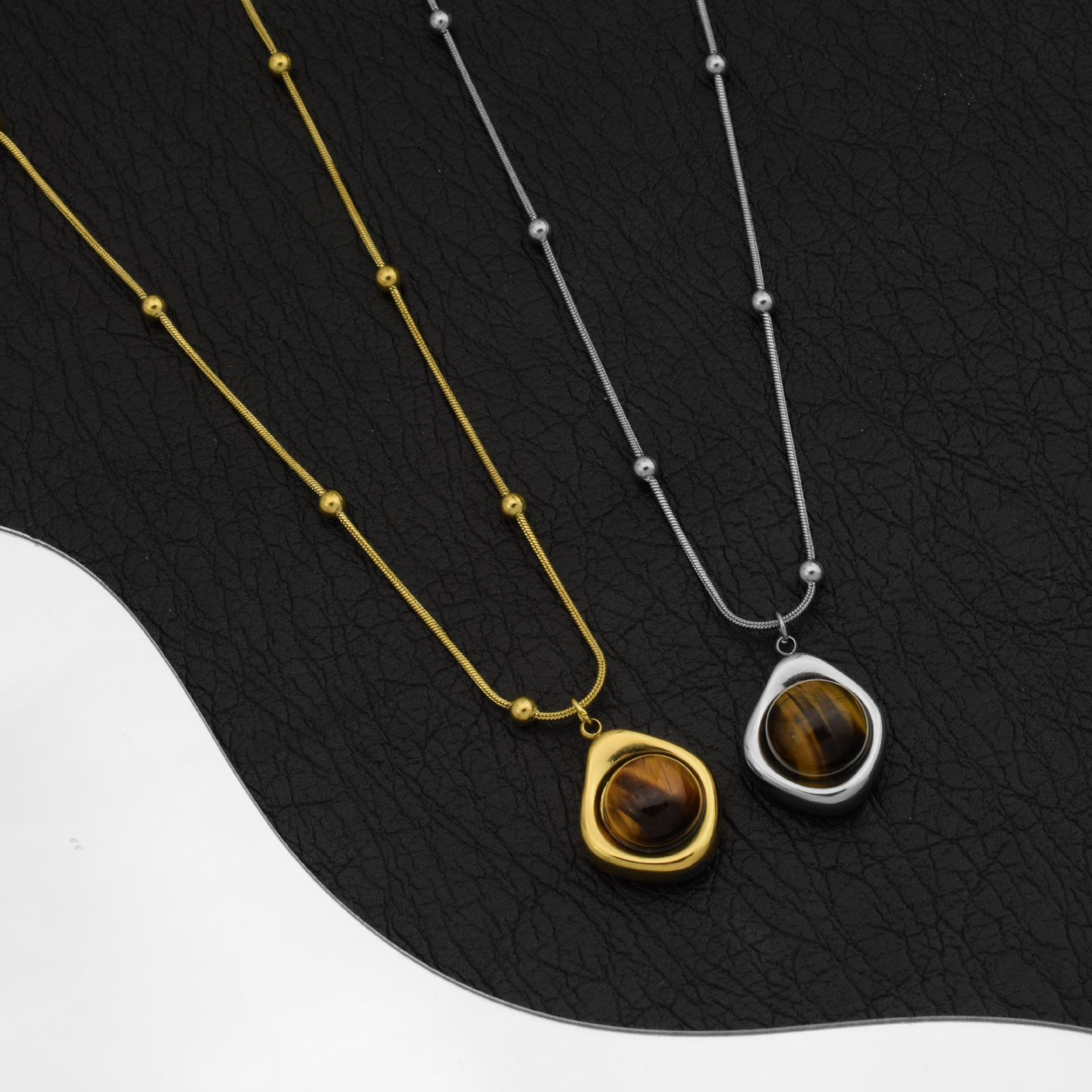 Retro Tiger Eye Stone Geometric Round Pendant Necklace Maillard Style Clavicle Chain Personalized Niche Design Necklace for Women