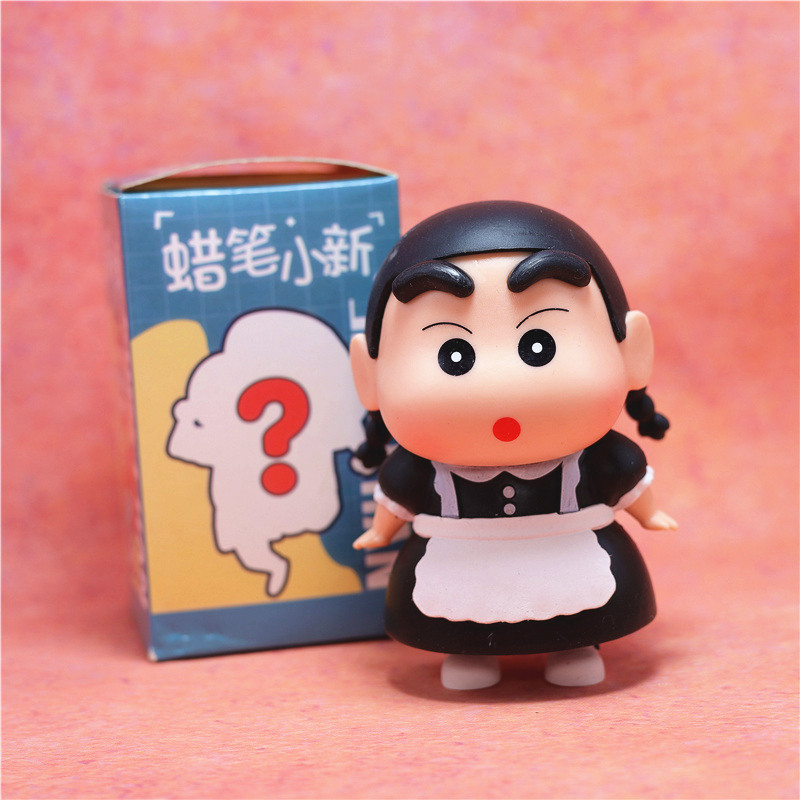 クレヨンしんちゃんcosメイドのしんちゃんが女の子の誕生日プレゼントを作っています。|undefined