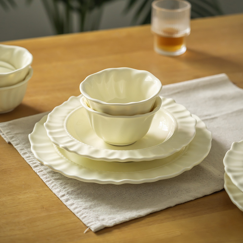 Serie de cómics set de platos de cerámica de viento crema set de platos de platos simple color sólido platos de platos al por mayor