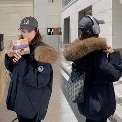欧米の外国貿易の工装の羽毛の綿服のパーカー服の女性の短いタイプの小さい子供の冬の毛の襟は厚い綿入れの上着の韓系の潮を厚くします。