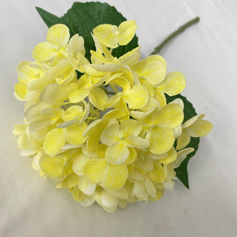 手触り婉曲約72枚のアジサイの家庭装飾花芸結婚祝いに偽花の手触りソフトゴムを配置してアジサイの花をシミュレーションした|undefined
