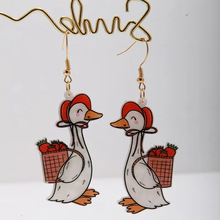 跨境新款卡通动物小鸭子耳环创意搞怪平面亚克力欧美可爱动物耳饰