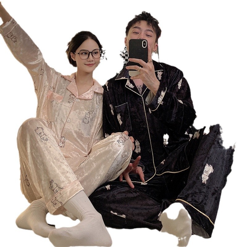 Pajamas de pareja primavera y otoño de terciopelo dorado de mangas largas de alta calidad para mujeres 2024 nuevo lindo hombre ropa de invierno para el hogar