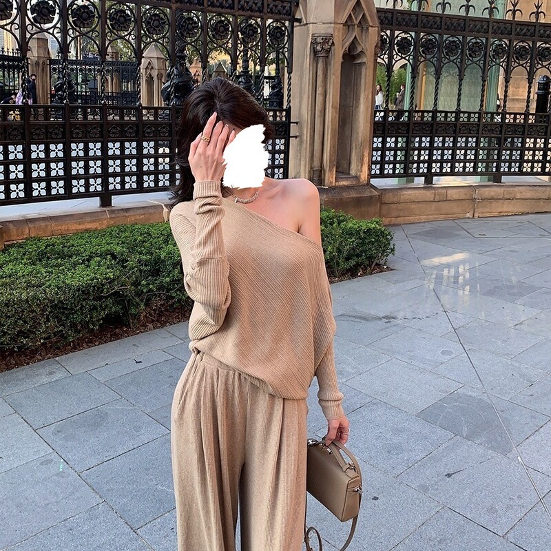 7668辣妹炸街设计感小众露肩针织衫女不规则斜肩慵懒蝙蝠袖上衣秋|undefined