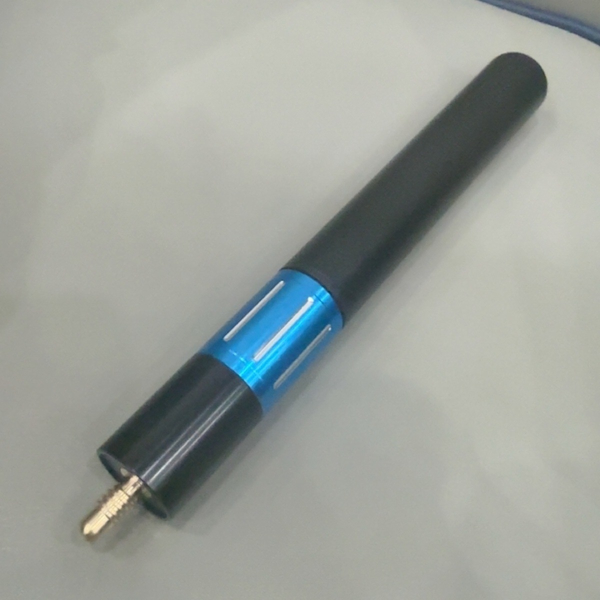 Round head [unlabeled blue ring] extended handle telescopic style