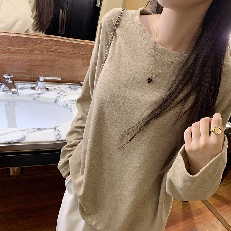 オート麦の色は毛を磨いて肌の快適な長袖のtシャツの女性の秋の新型はゆったりしていて痩せています。|undefined