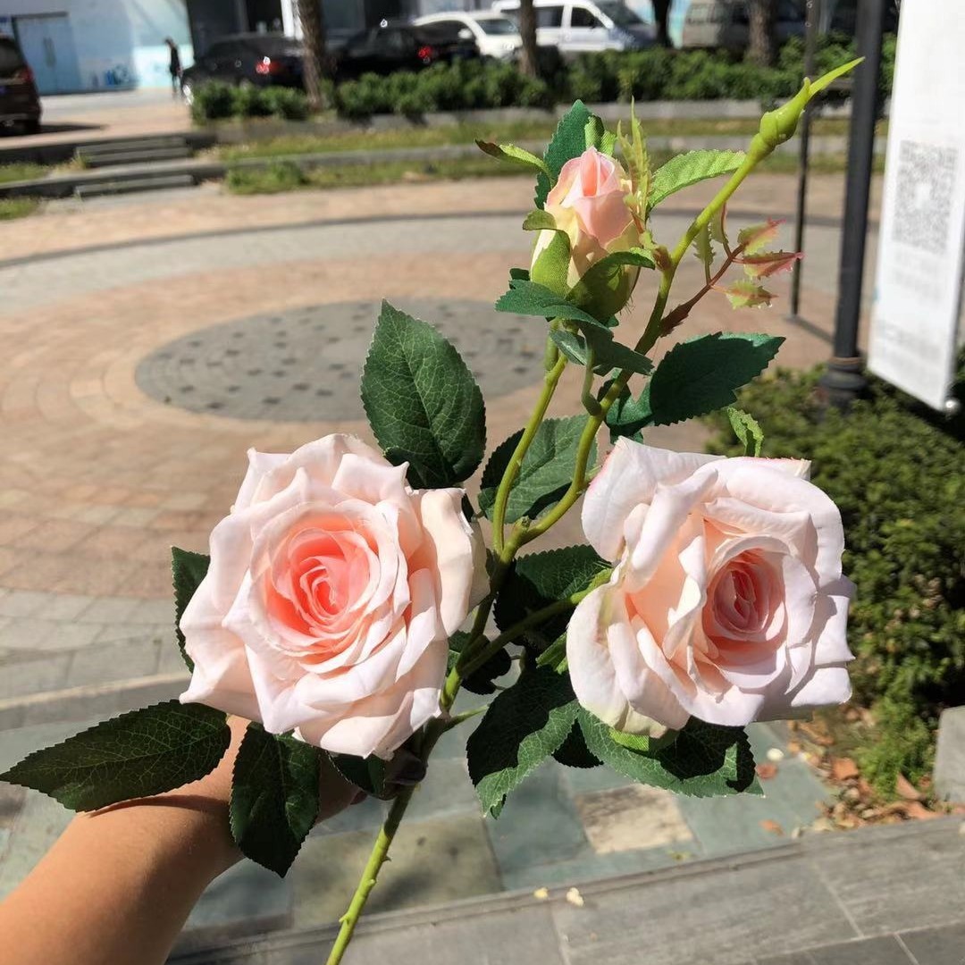 Simulación del Día de San Valentín rosa fabricante 3 sola rama multi-cabeza rosa decoración de la boda flor falsa al por mayor