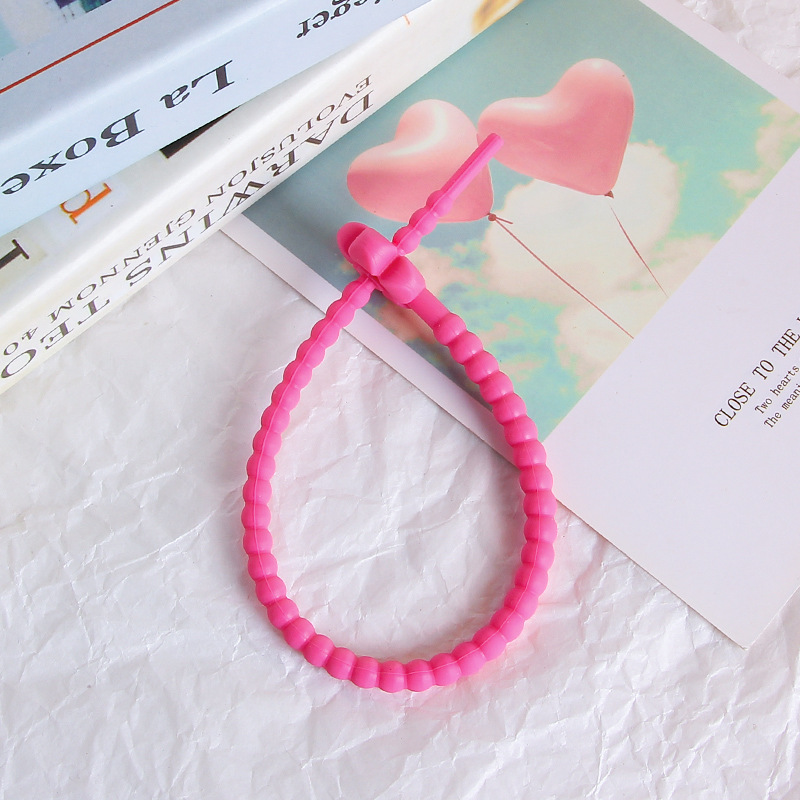 25cm colorido pequeña flor de silicona cuerda DIY joyería llavero accesorios auto-bloqueo cordón Correa cordón corbata