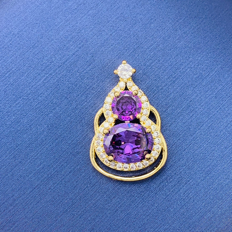 百種類のペンダントは心のままにファッションの経典を配合します。カップルの美しいペンダントは親友のアクセサリーを送ります。