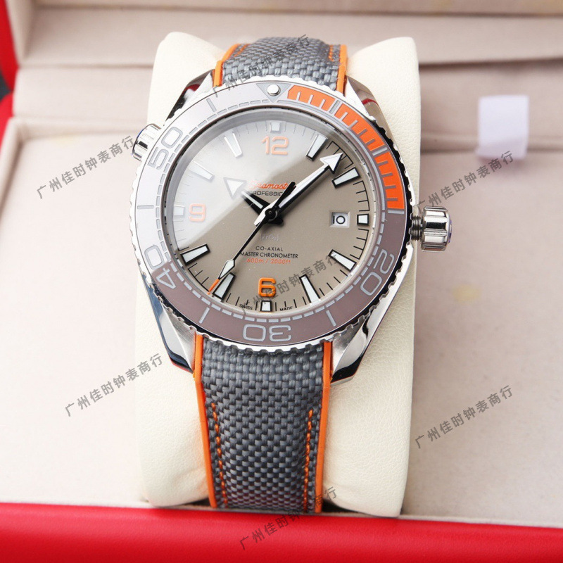 Omega Seamaster 600m Diving Watch with Orange Rubber Sports Strap Automatic Mechanical Men's Watch Omega Seamaster 600m Diving Watch with Orange Rubber Sports Strap Automatic Mechanical Men's Watch