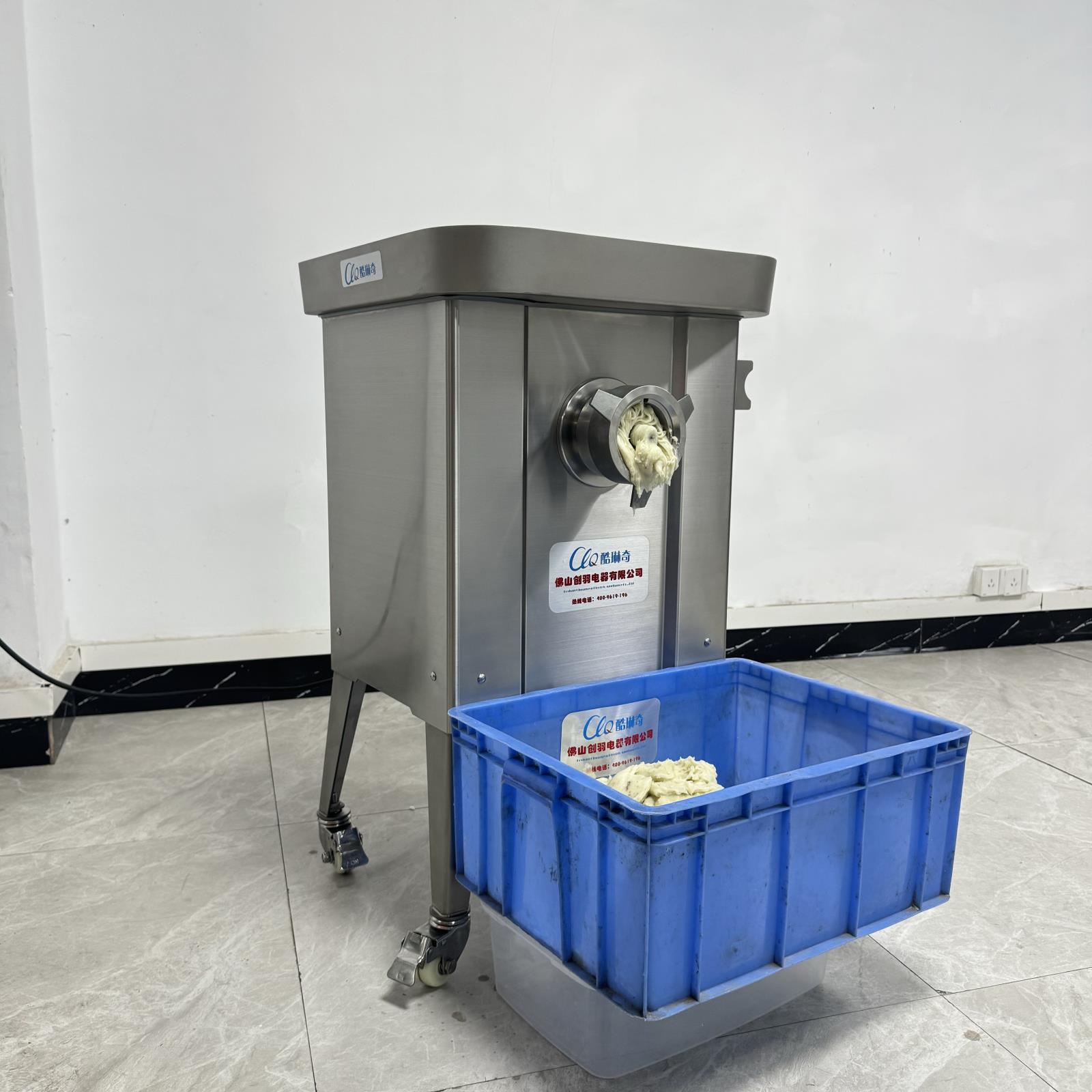 专业生产大型冻肉绞肉机不锈钢正反转功能高效率易清洗冻肉绞肉机