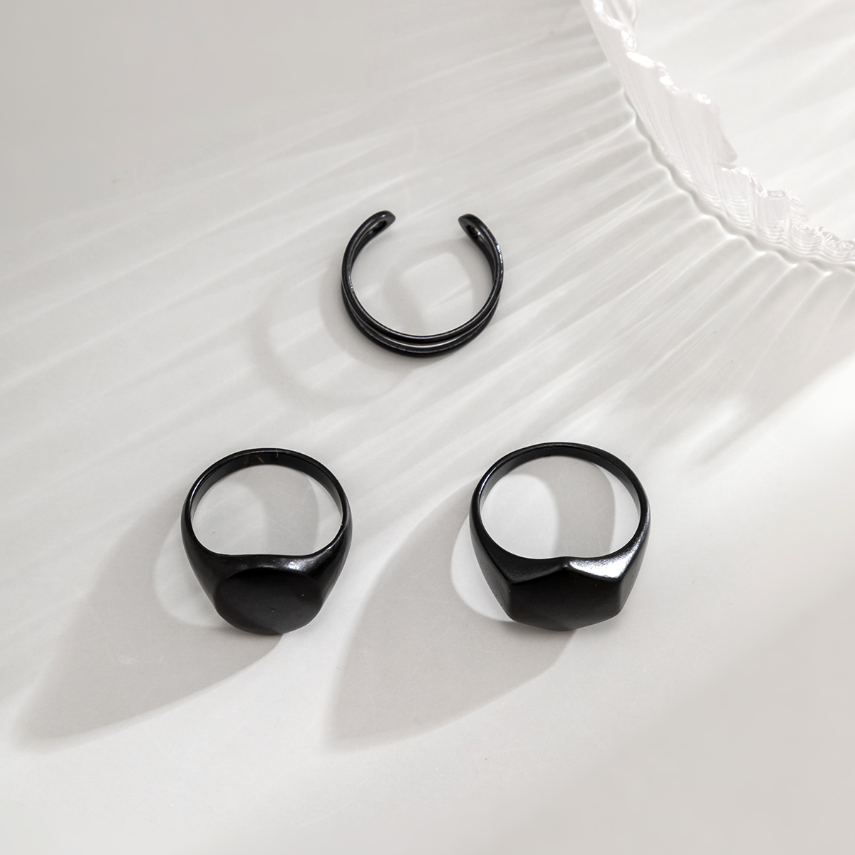 Fashion Round Alloy Menu0027S Rings 3 Pieces