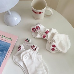 Strawberry Bear White Socks for Girls, Short Socks, Instagram Trendy, Versatile, Forest Style, Riser, Academic Style, Korean Version, Japanese Style, Cute Boat Socks
