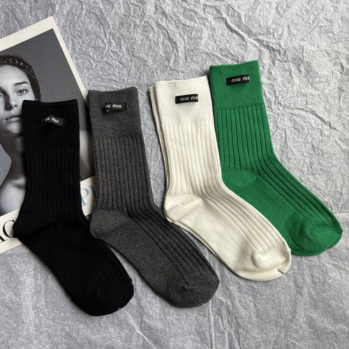 Trendy brand M woven label solid color double needle wide strip mid-length women's socks catwalk stockings pile socks