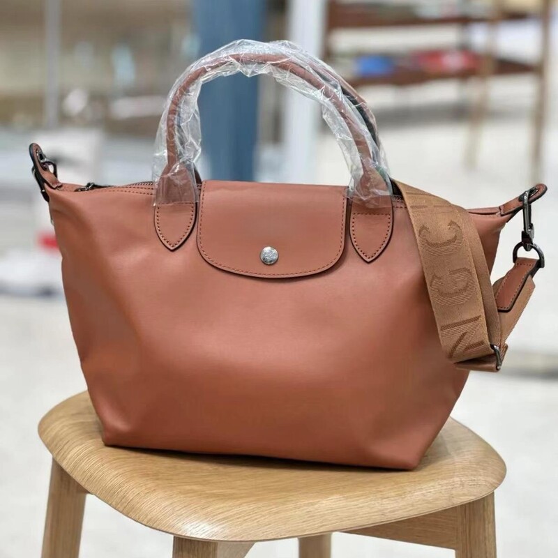 French Longchamp lambskin handbag, adjustable shoulder strap, single shoulder crossbody bag, fashionable women's handbag French Longchamp lambskin handbag, adjustable shoulder strap, single shoulder crossbody bag, fashionable women's handbag
