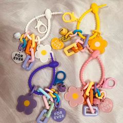 新商品の手はキーチェーンの自動車のキーは立体の太陽の花の漫画のアクリルの鋳型の車の上で鎖のペンダントを掛けます。