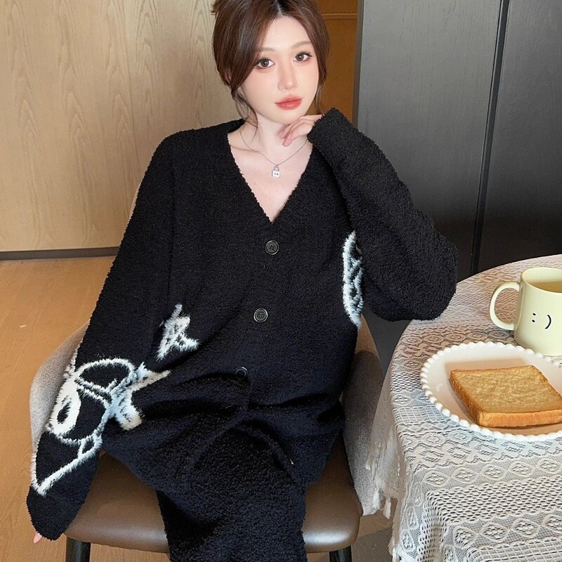 Autumn and Winter Thickened Fleece-Lined Home Wear, Soft and Warm, Loose-Fitting, Can Be Worn Outside, Long-Sleeved Pajamas for Women, in Stock
