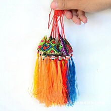 四川凉山彝族绣包手工艺品民族手绣香包挂件车挂件三角包饰品