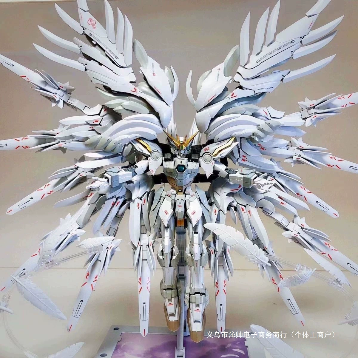 Модель Hand with!Gundam [только детали публикации на картинке] Подарок на день рождения с крыльями и кронштейнами