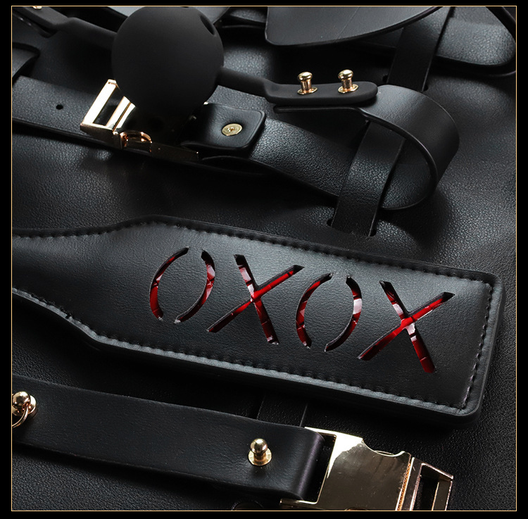 PU Bondage Restraint Kit with Handcuffs, Oral Ball and Nipple Clamps in Red — detail image 25
