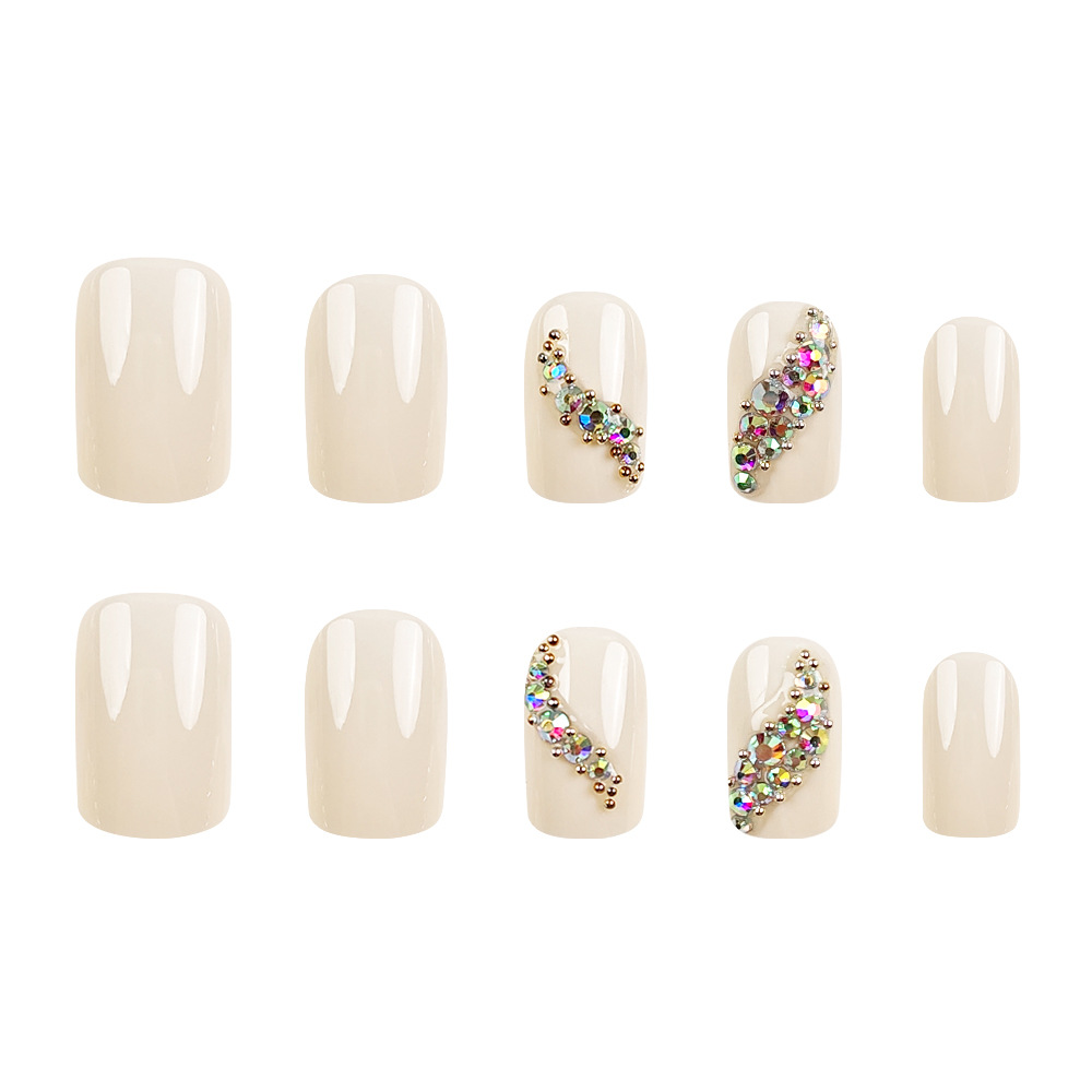 Ventas transfronterizas de diamante blanco puro manicure elegante brillante viento de desgaste de uñas de cabeza plana 24 piezas de parche de uñas falso