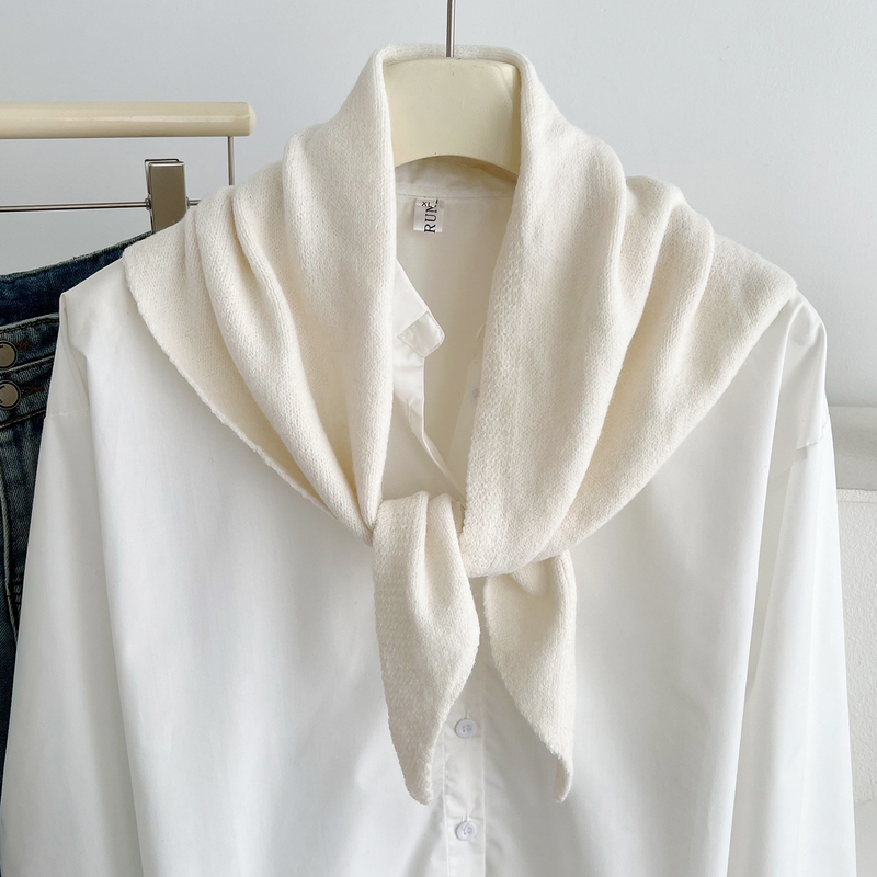 New Korean-style solid color wool triangle scarf for women, warm knitted neck warmer, versatile outer accessory