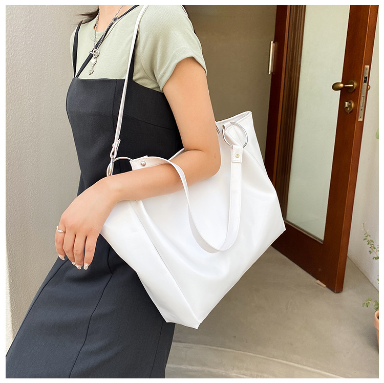 Streetwear Solid Color Square Zipper Tote Bag display picture 4