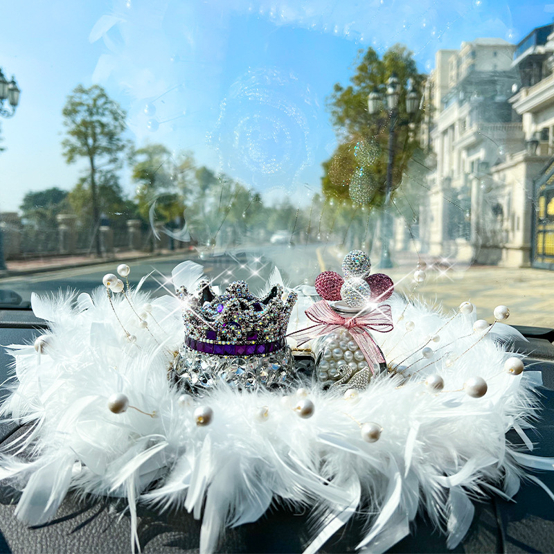 Nuevos adornos para automóviles, accesorios para automóviles, coronas de diamantes, perfumes, decoraciones de aromaterapia para automóviles, suministros para automóviles nuevos para niñas