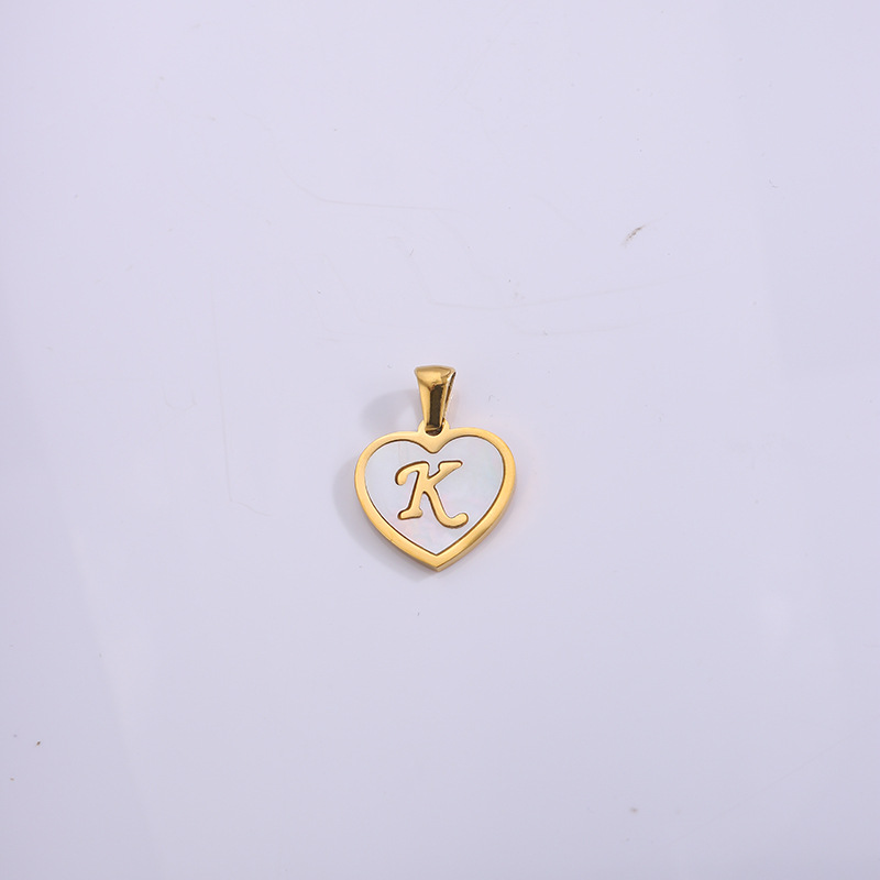Nuevo colgante de corazón de melocotón de acero de titanio, accesorios de concha de letras inglesas, colgante pequeño, joyería de amor de bricolaje, collar a juego