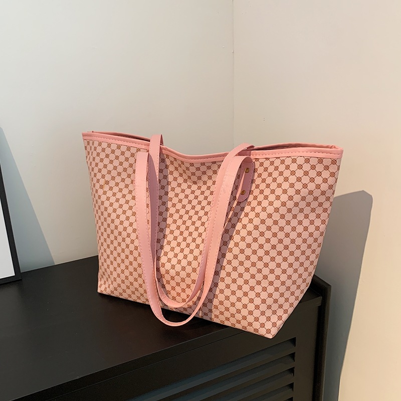 fashionable rhombus hand-carrying bag women‘s 2024 new trendy personalized niche design shoulder bag large capacity totes